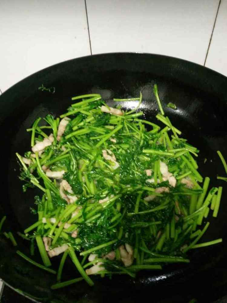 肉丝扒茼蒿