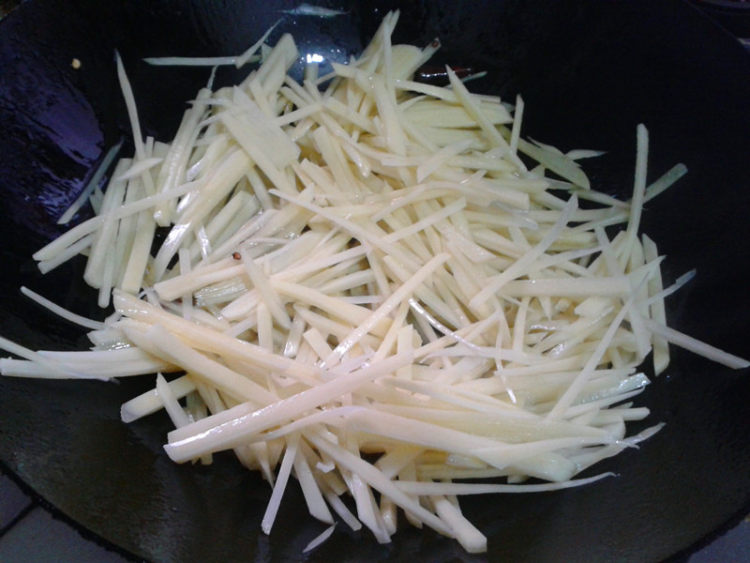 炝炒土豆丝