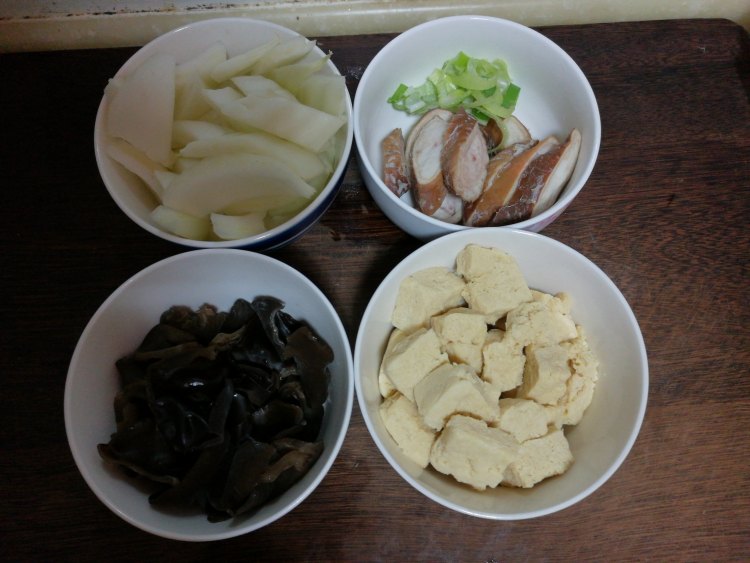 白菜大肠冻豆腐汤