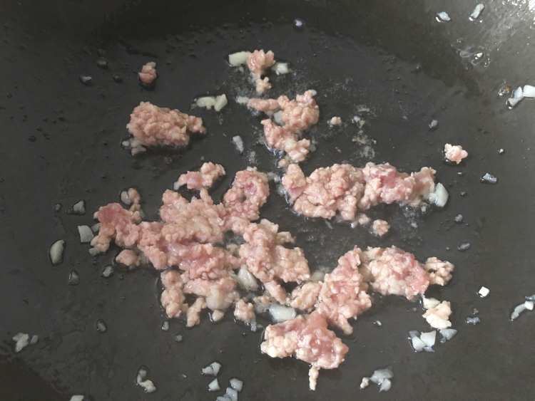 油豆腐煮肉沫