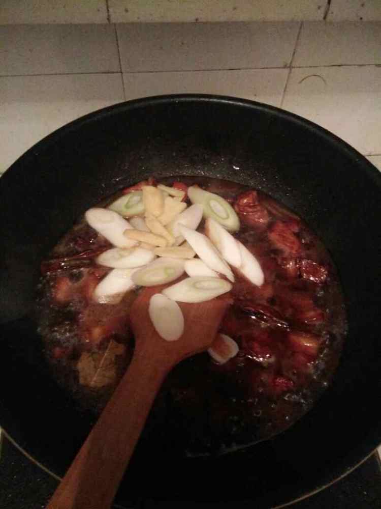 红烧肉炖腐竹