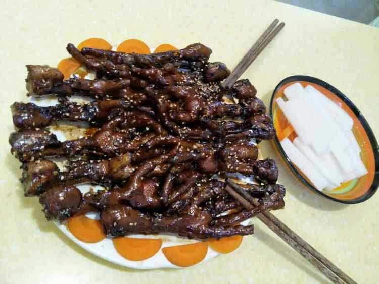 红烧麻辣鸡爪