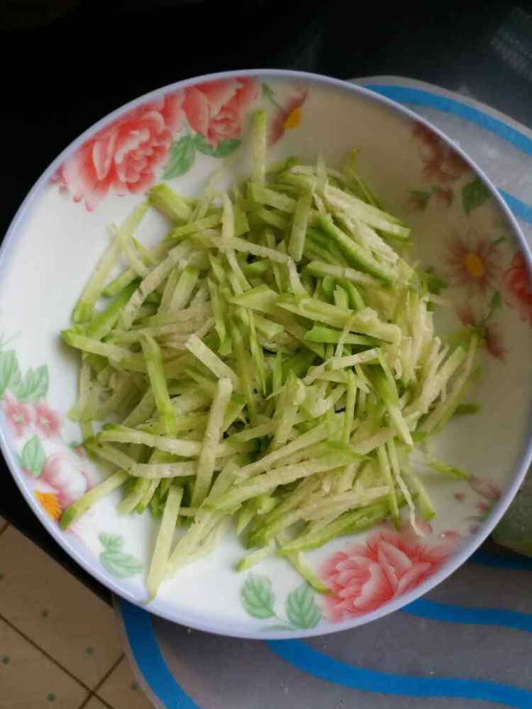 青萝卜丝鸡蛋饼