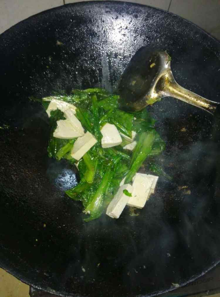 豆腐炒油麦菜