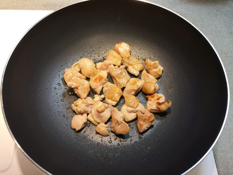 鸡腿肉亲子丼