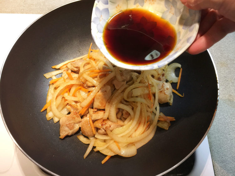 鸡腿肉亲子丼