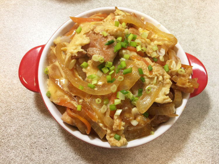 鸡腿肉亲子丼