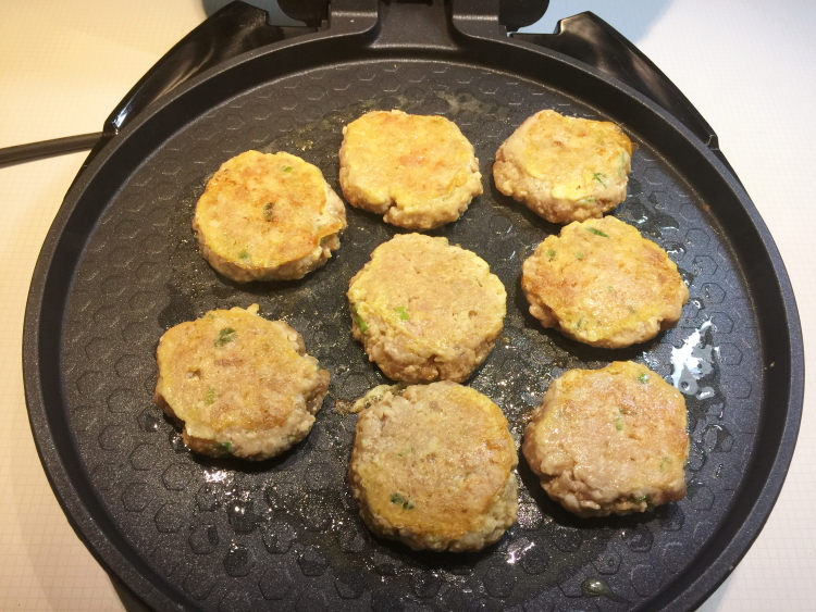 家常鸡蛋豆腐肉饼