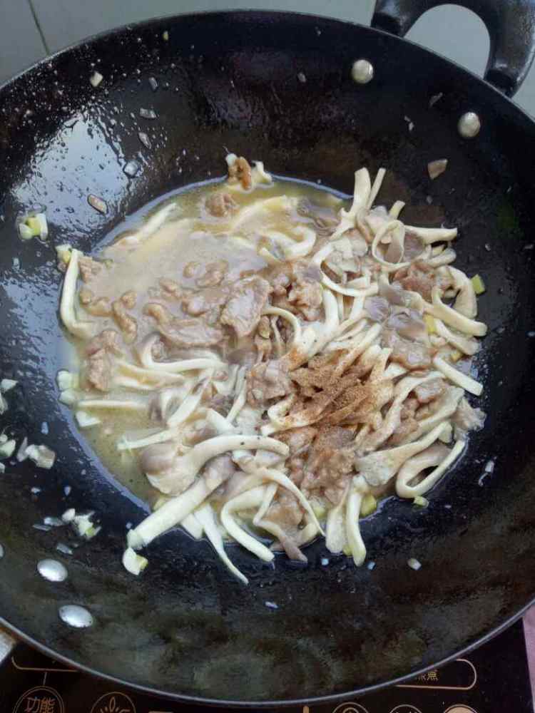 平菇炒肉片