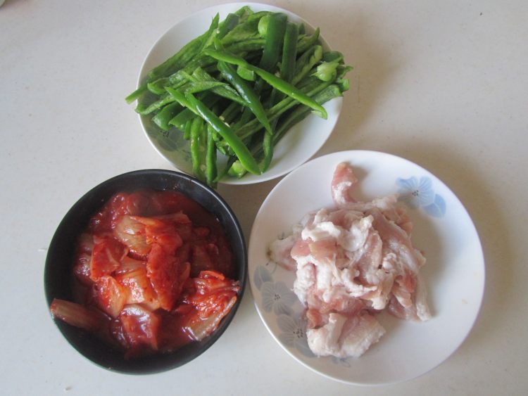 辣白菜炒五花肉 #本味