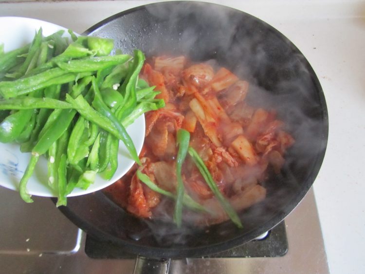 辣白菜炒五花肉 #本味
