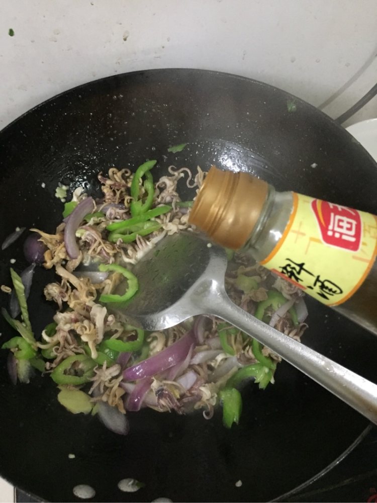 青椒洋葱炒鱿鱼须