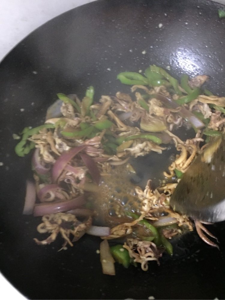青椒洋葱炒鱿鱼须