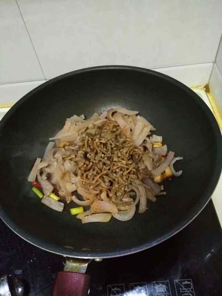 干豆角焖肉皮