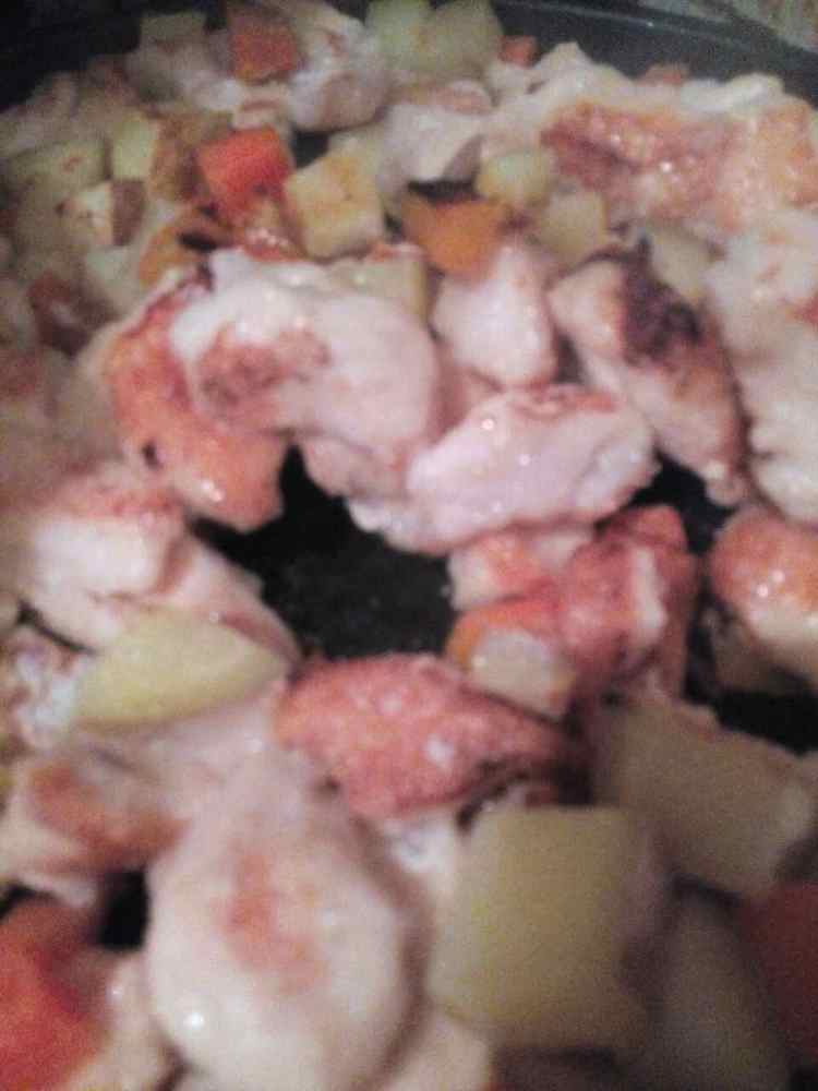 胡萝卜土豆煎鸡丁