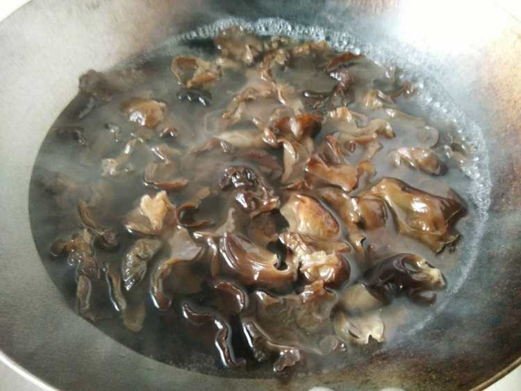 木耳炒肉丝