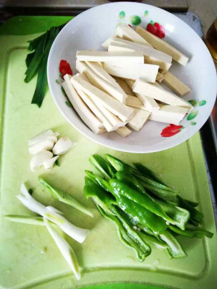 青椒炒肉丁豆干