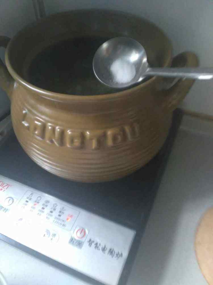 腊肉皮煲芥菜汤
