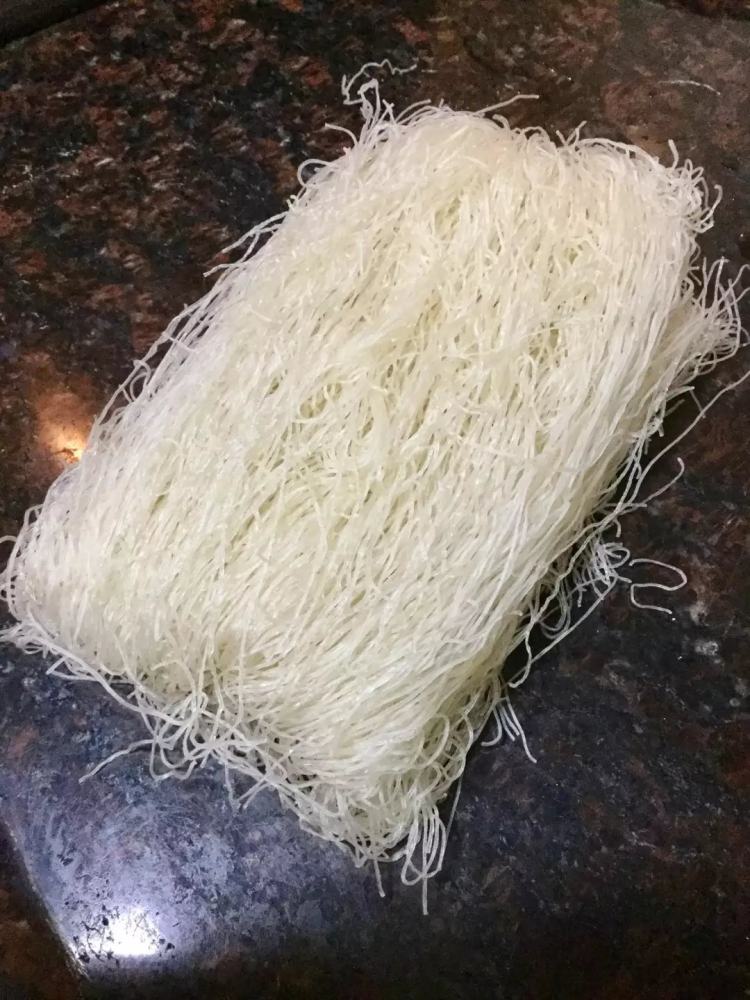 油菜云吞米粉