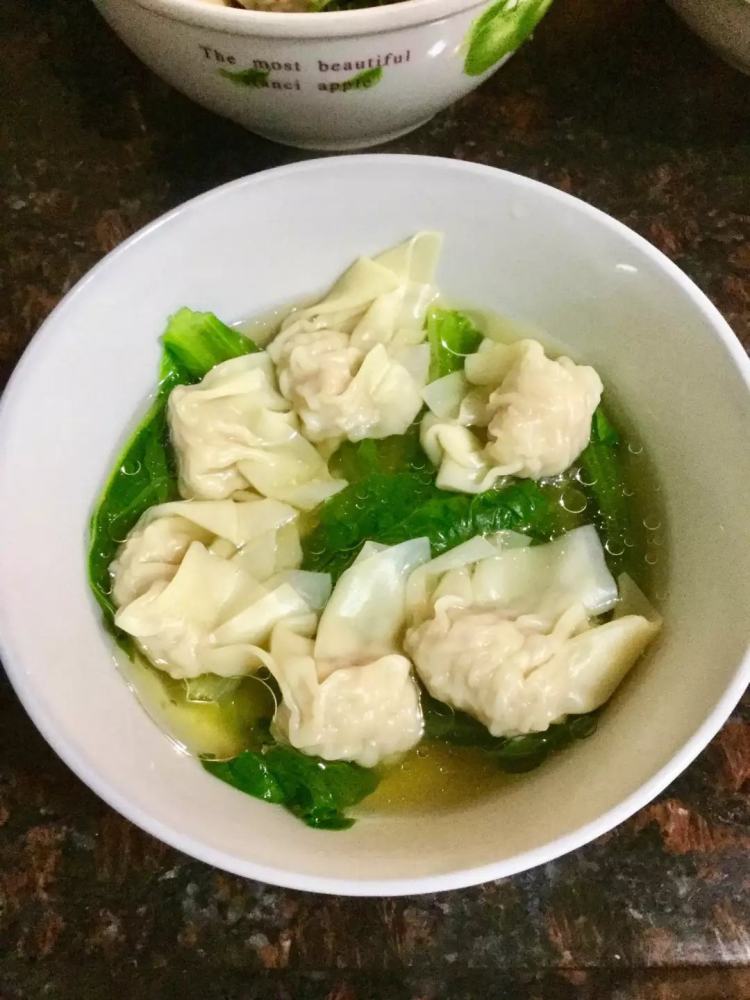 油菜云吞米粉