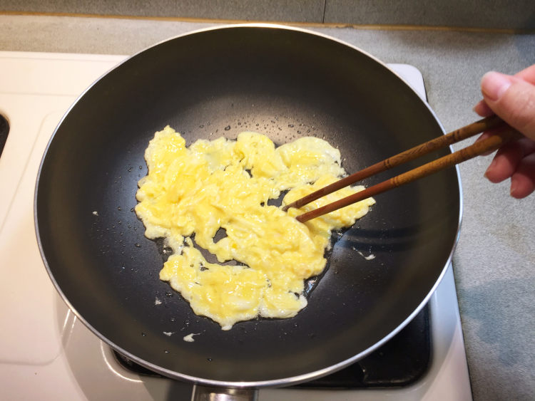 香菜鮭鱼炒饭