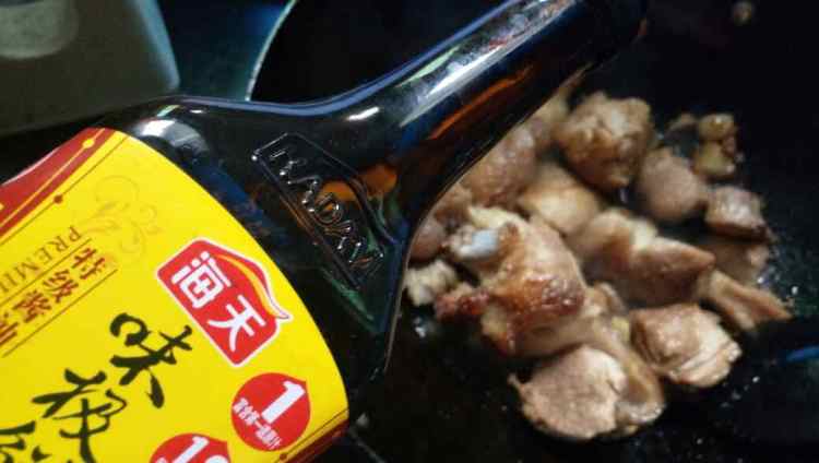 红烧蹄膀十卤蛋