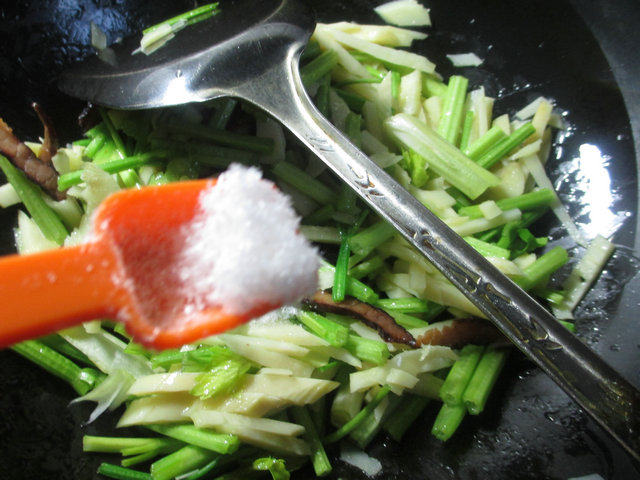 酱肉冬笋炒芹菜