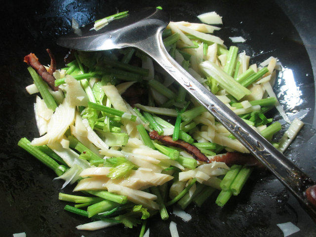 酱肉冬笋炒芹菜