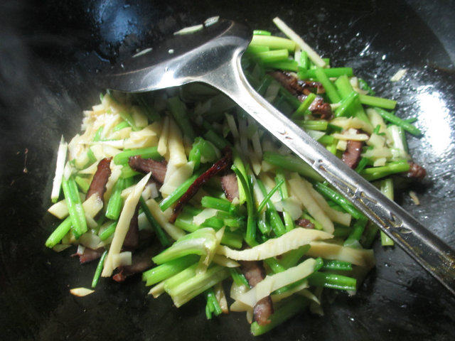 酱肉冬笋炒芹菜