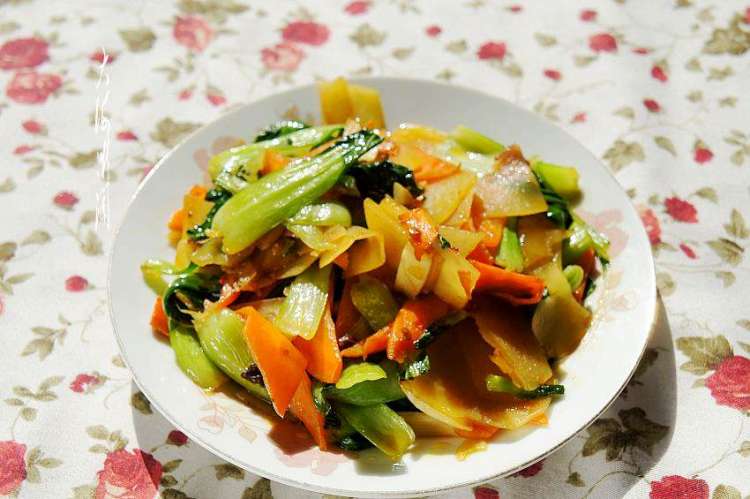 清炒油菜土豆片