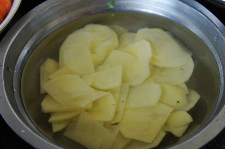 清炒油菜土豆片