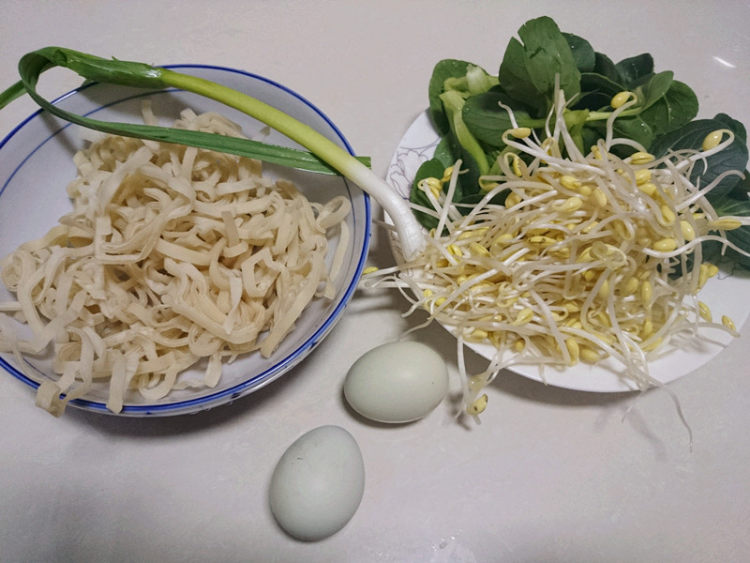 青菜鸡蛋煮豆丝