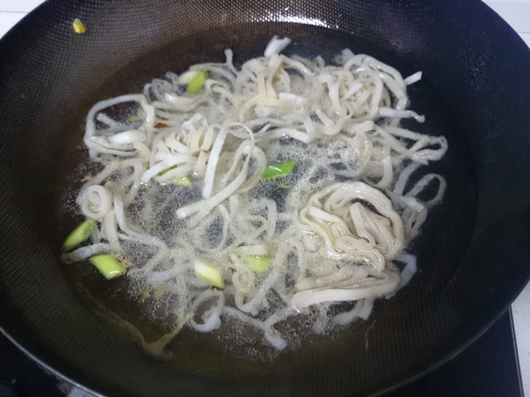 青菜鸡蛋煮豆丝