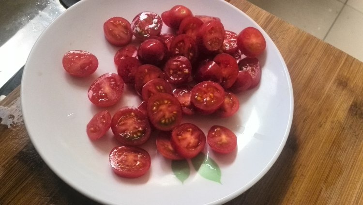 圣女果炒鸡蛋