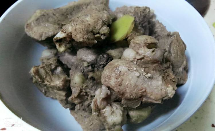 卤排骨