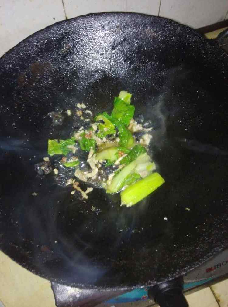 黑木耳白菜炒肉丝