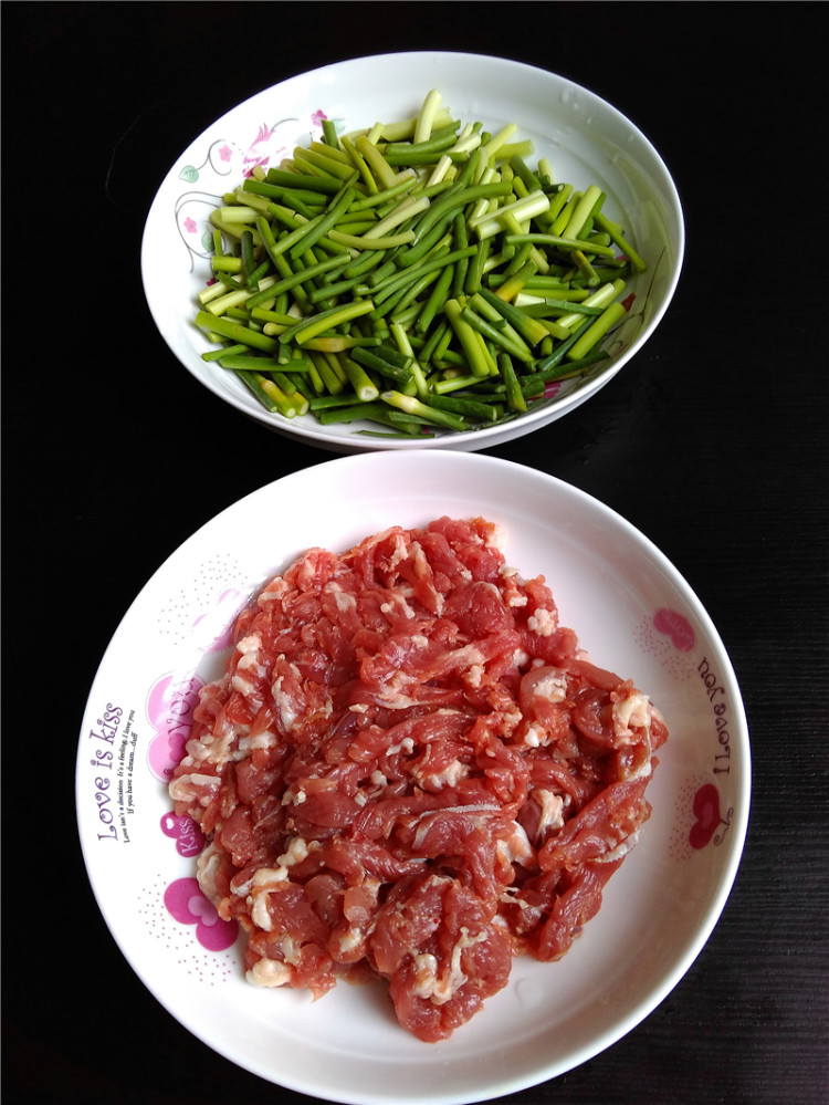 蒜薹炒肉#本味家乡菜#