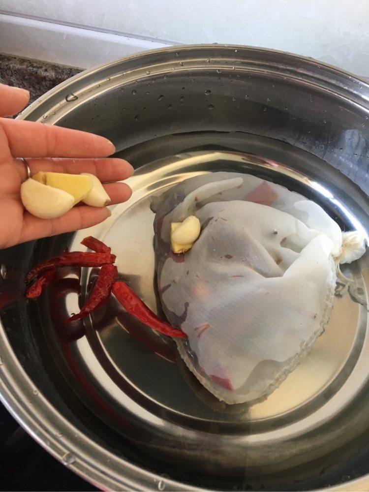 卤猪皮