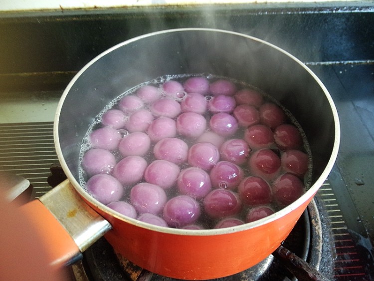 桂花酒酿紫薯汤圆