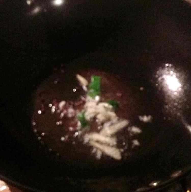 芹菜炒肉
