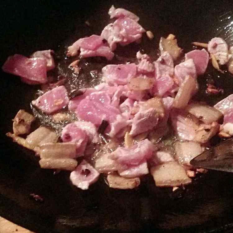 芹菜炒肉