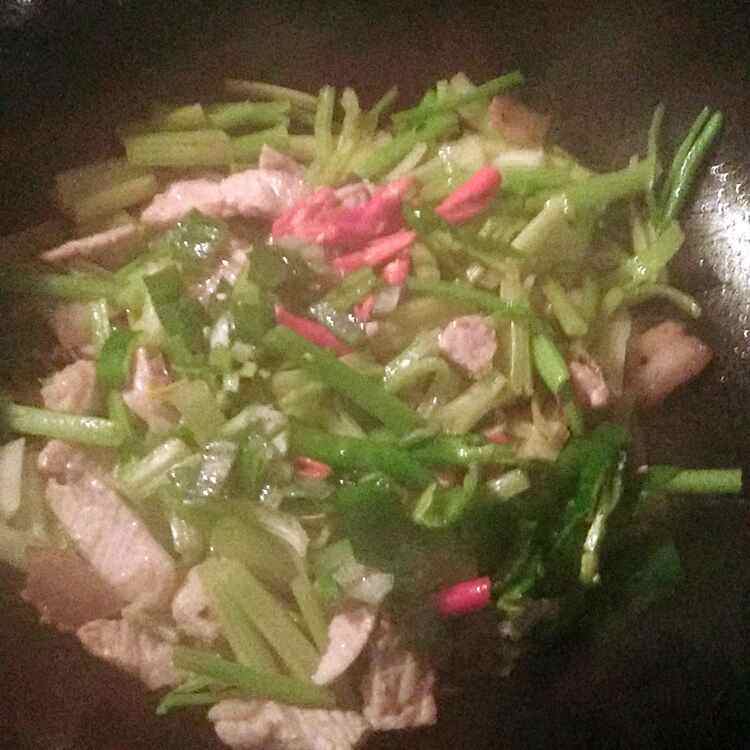 芹菜炒肉