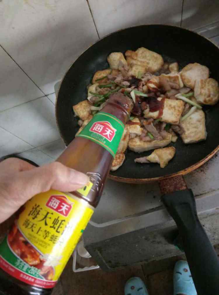 蚝油肉葱煮豆腐