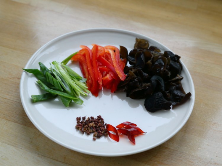 炝炒木耳土豆丝#本味