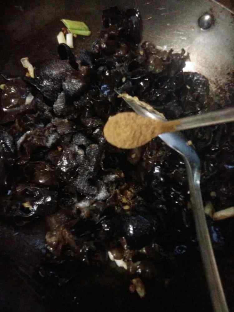 木耳炒鸡蛋