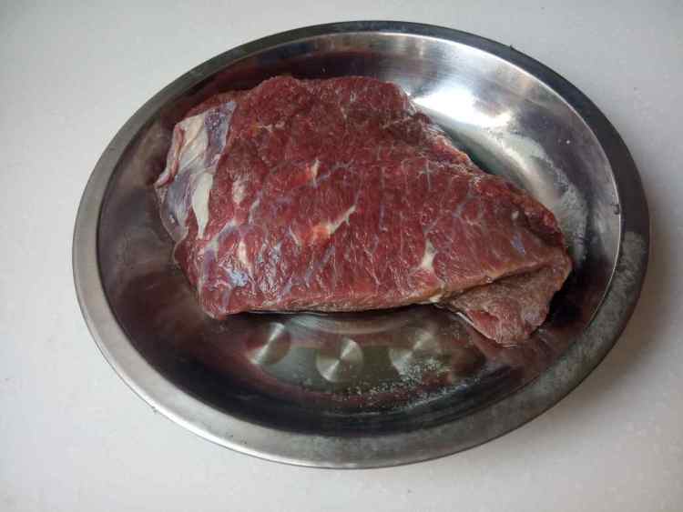 生菜烤牛肉