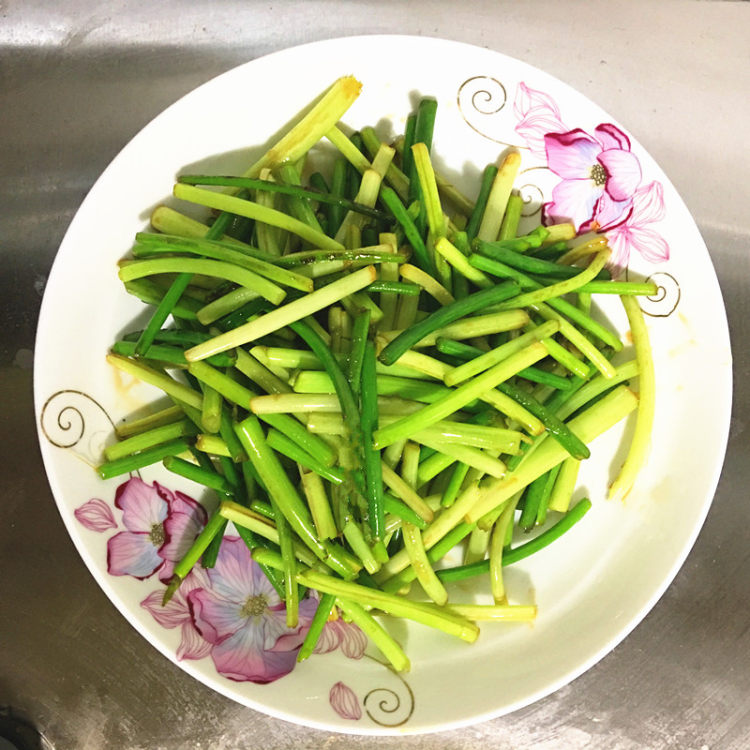 蒜苔炒鸡胸肉