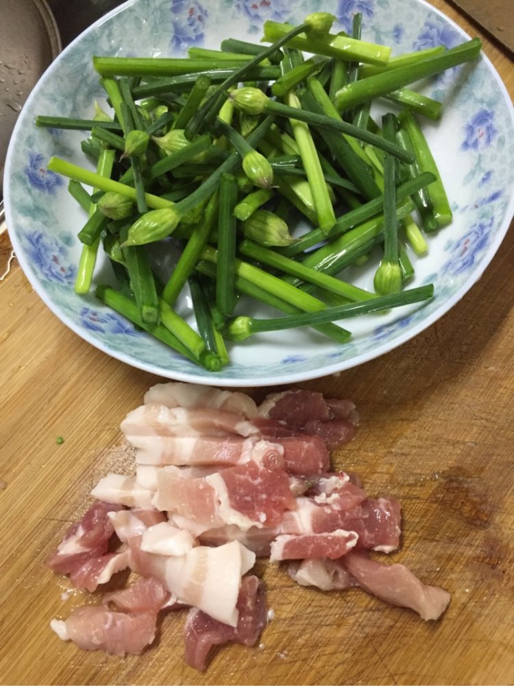 韭菜苔炒肉丝