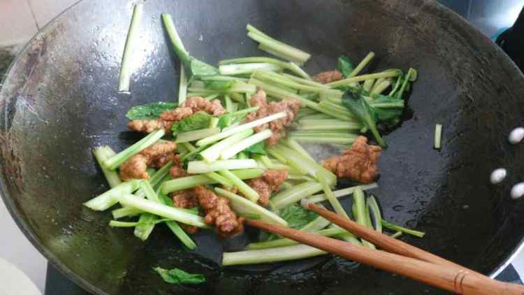 小白菜酥肉炖粉条