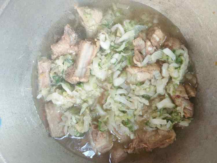 咸白菜炖排骨